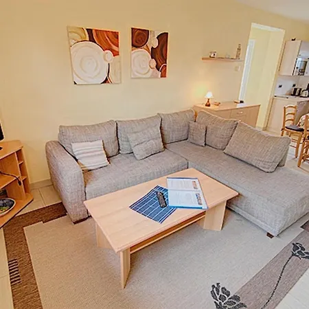 Holiday home Am Deich 16 Zingst